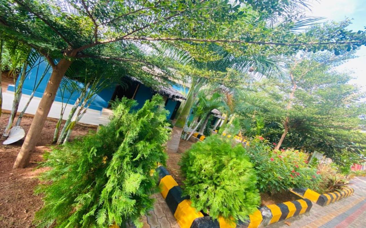 Hotel Megha Resort Hampi Zewnętrze zdjęcie
