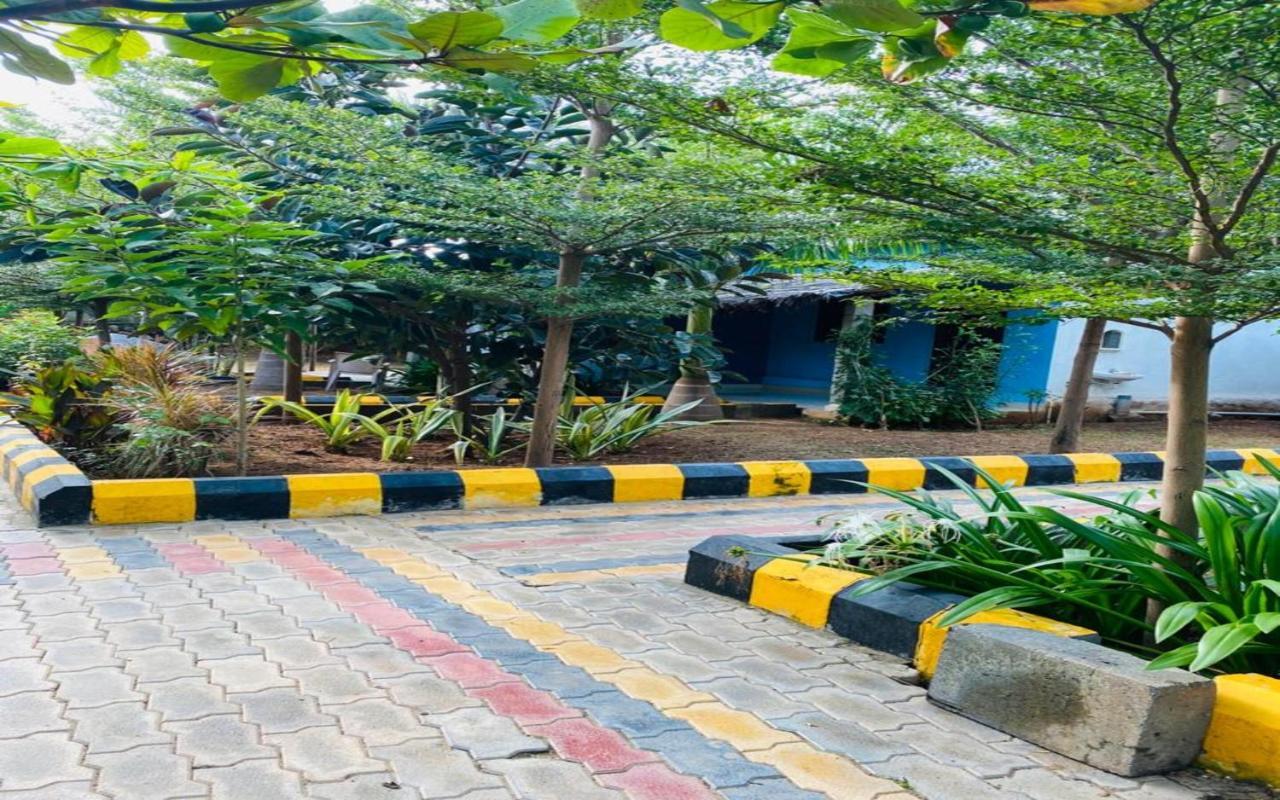 Hotel Megha Resort Hampi Zewnętrze zdjęcie