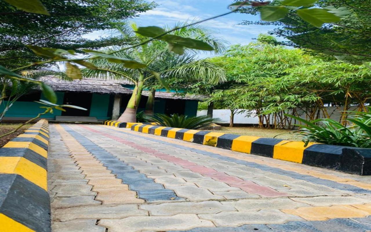 Hotel Megha Resort Hampi Zewnętrze zdjęcie
