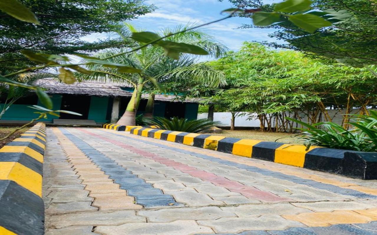 Hotel Megha Resort Hampi Zewnętrze zdjęcie