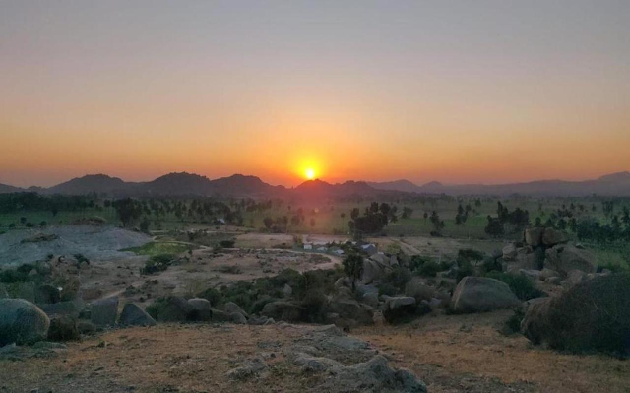 Hotel Megha Resort Hampi Zewnętrze zdjęcie